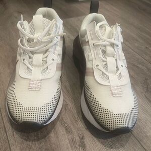 Nike Air Max white metallic red bronze